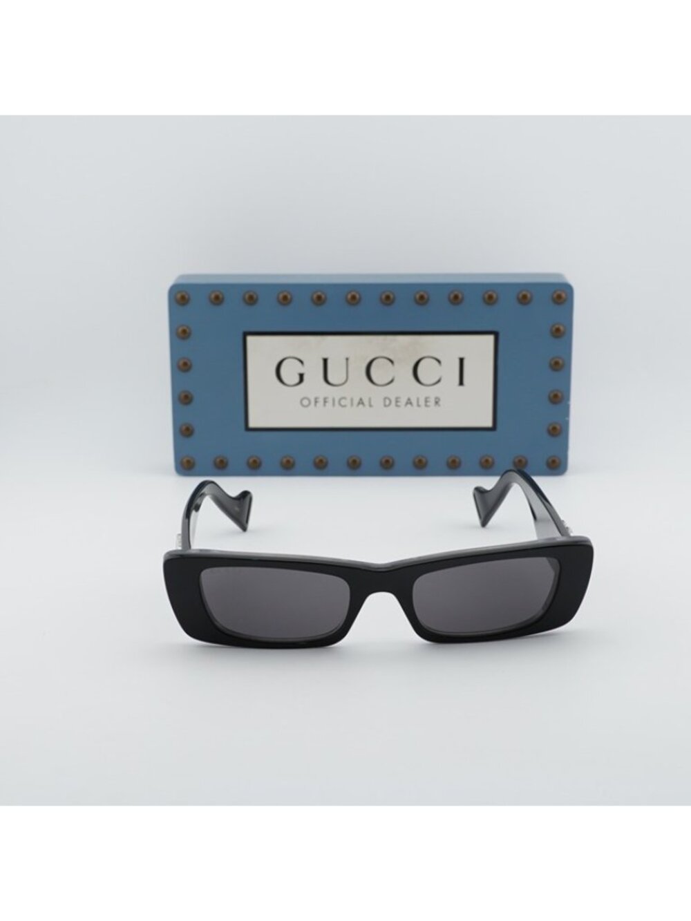 Gucci GG0516S 018 Sunglasses Black Rectangle Frame, Grey Lenses - Picture 3 of 11